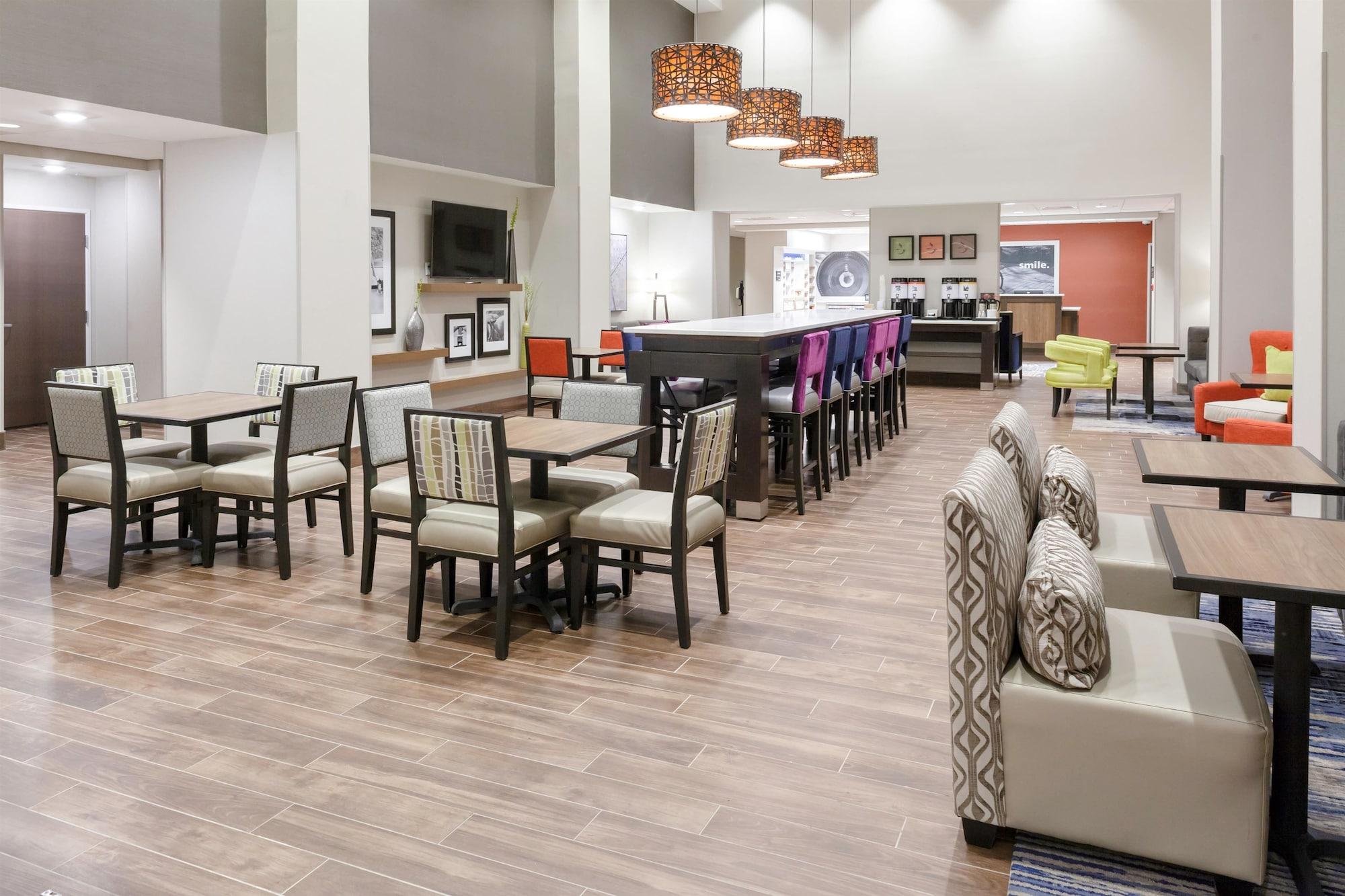 Hampton Inn & Suites Overland Park South Stanley Екстериор снимка